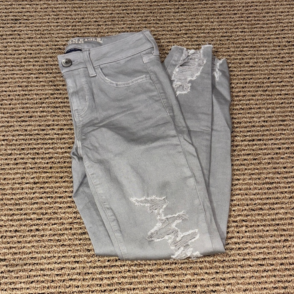 American Eagle Outfitters Women's Light Gray Ripped Skinny Jeans